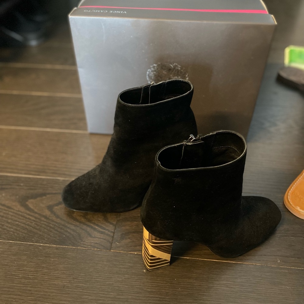 VINCE CAMUTO GEO BLOCK HEEL SUEDE LOW BOOTS LIMITED EDITION SZ 7 SOLD OUT! $250